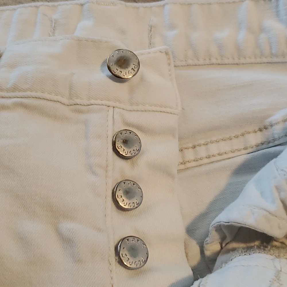 Free People Lacey Stilt Embellished White Jeans Sz 26 Distressed Festival Lace - Picture 3 of 6